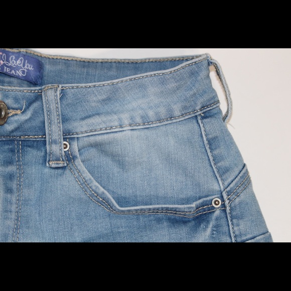 Women’s Small Light Blue Denim Shorts - Picture 3 of 6